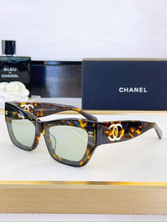 Picture of Chanel Sunglasses _SKUfw80048830fw